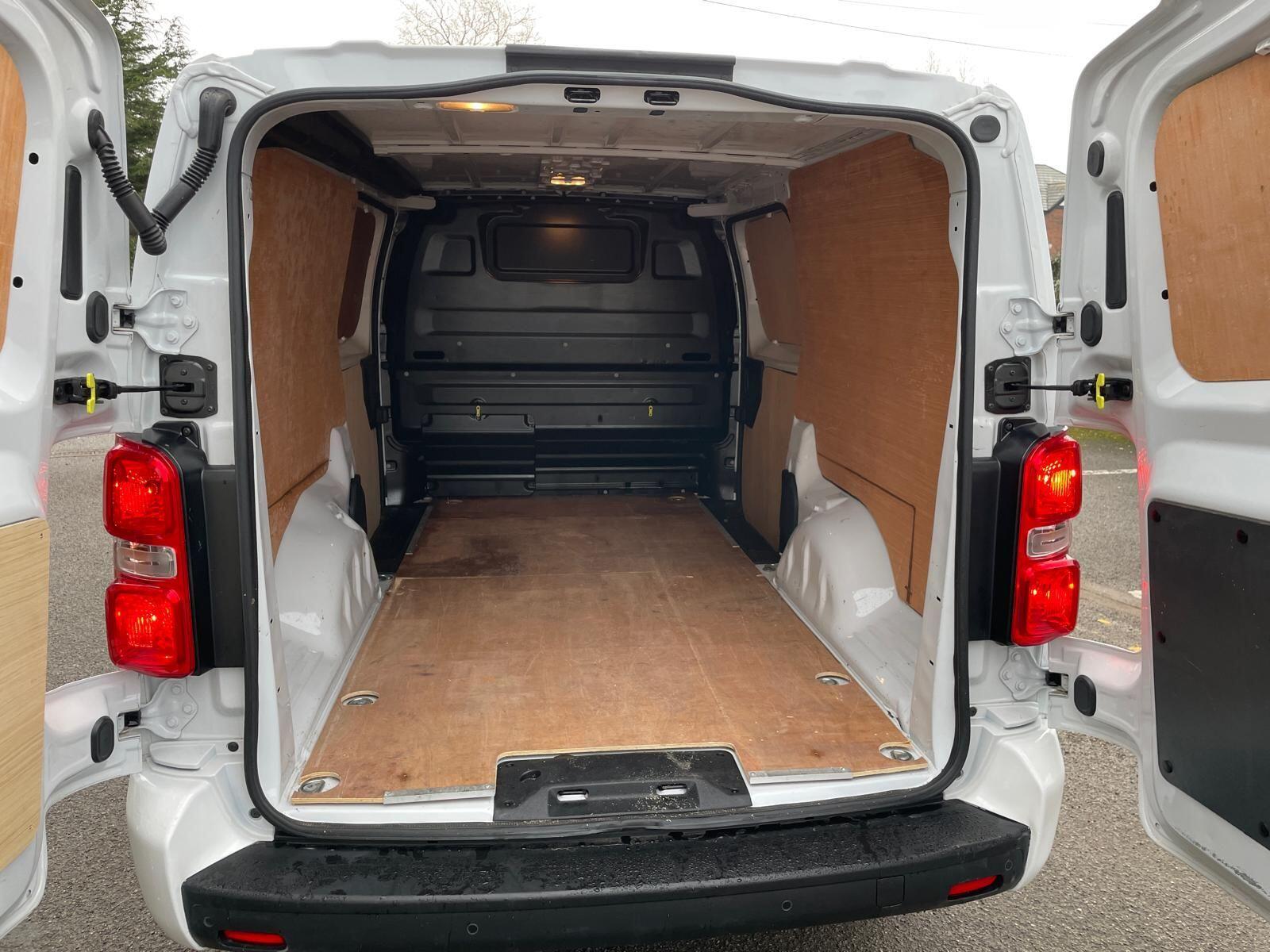 Vauxhall Vivaro - image 5